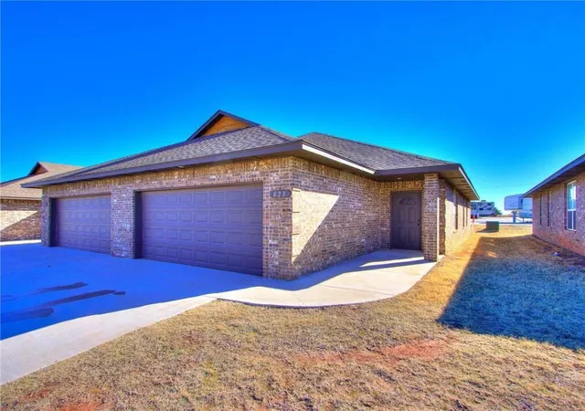 2nd image of 10551 Nw 19th St, Oklahoma City, OK 73127 | MLS# 1215023