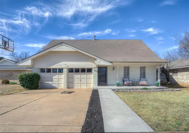 Photo 1 of Single family home for sale at 812 E Annie Ct, Norman, OK 73069 | MLS# 1215026 | Listing updated on 2026-08-12