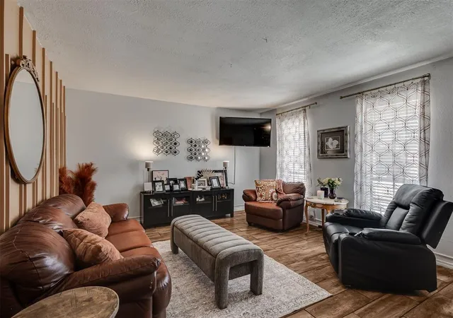 Photo 4 of Single family home for sale at 812 E Annie Ct, Norman, OK 73069 | MLS# 1215026 | Listing updated on 2026-08-12