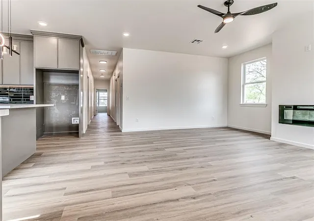 4th image of 2021 Ne 16Th Ter, Oklahoma City, OK 73117 | MLS# 1215085