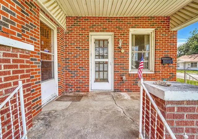 Homes for sale in Mangum, OK | 446 W Jefferson St, Mangum, OK 73554 | MLS# 1215175