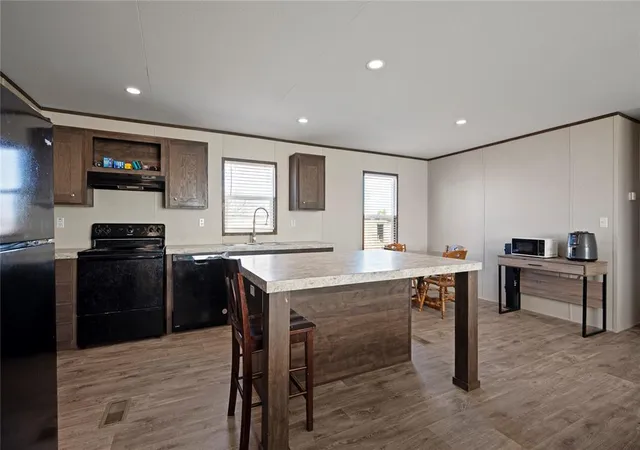 Photo 3 of Single family home for sale at 12201 Meadowlake, Guthrie, OK 73044 | MLS# 1215263 | Listing updated on 2026-08-13