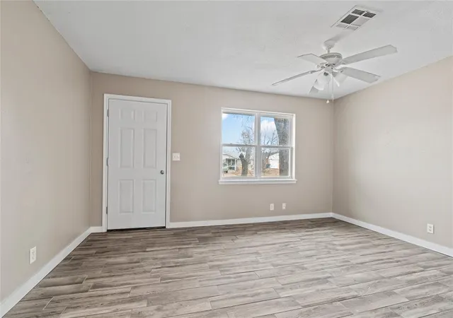 3rd image of 312 E Greenwood Ln, Mustang, OK 73064 | MLS# 1215283