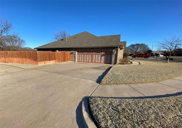Homes for sale in Noble, OK | 305 Treyton Pl, Noble, OK 73068 | MLS# 1215531