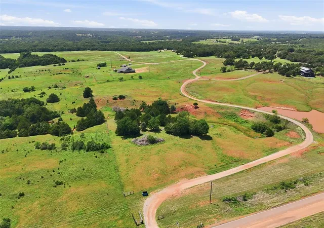 4th image of 1425 S Indian Meridian Rd, Meridian, OK 73058 | MLS# 1215548