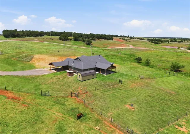 Photo 4 of Sale Pending at 1425 S Indian Meridian Rd, Meridian, OK 73058 | MLS# 1215548 | Listing updated on 2026-08-27