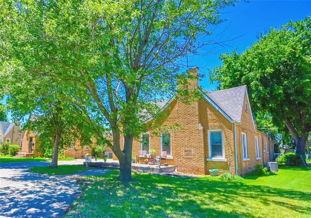 1st image of 1220 S 19th St, Chickasha, OK 73018 | MLS# 1215755