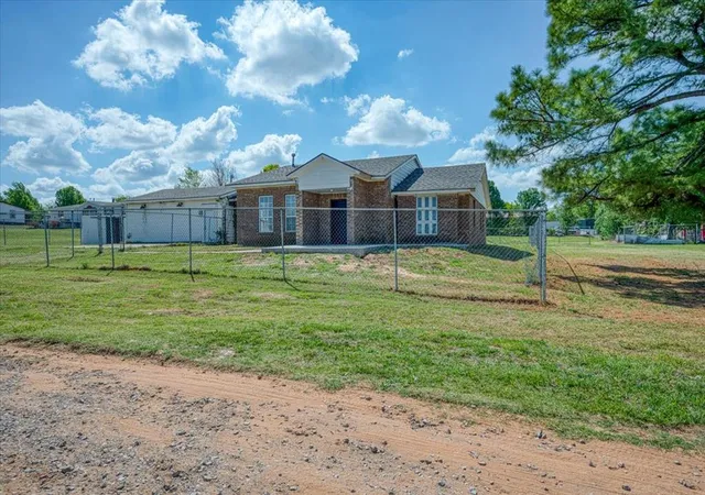 1st image of 4040 Lynda Ln, Guthrie, OK 73044 | MLS# 1215761