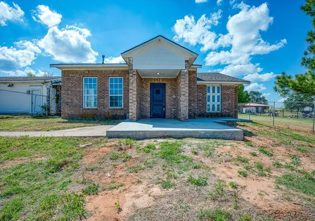 2nd image of 4040 Lynda Ln, Guthrie, OK 73044 | MLS# 1215761