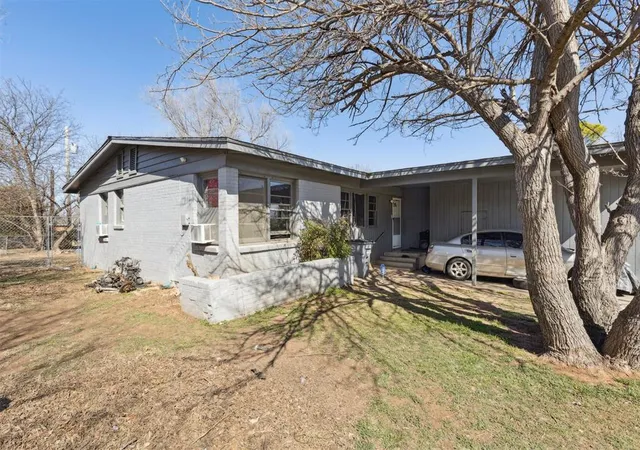 Homes for sale in Lawton, OK | 2419 Nw Cheyenne Ave, Lawton, OK 73505 | MLS# 1215802