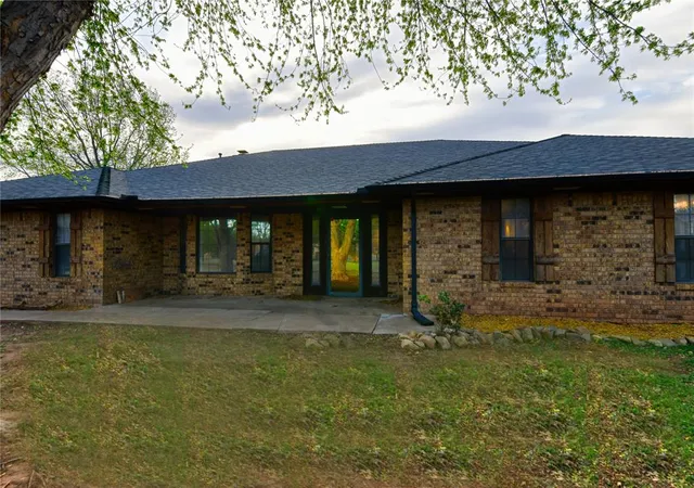 2nd image of 1010 Amy Wy, Elk City, OK 73644 | MLS# 1215829