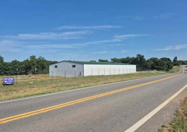 Homes for sale in Byars, OK | 37267 N Ok  59 Hwy, Byars, OK 74873 | MLS# 1215912