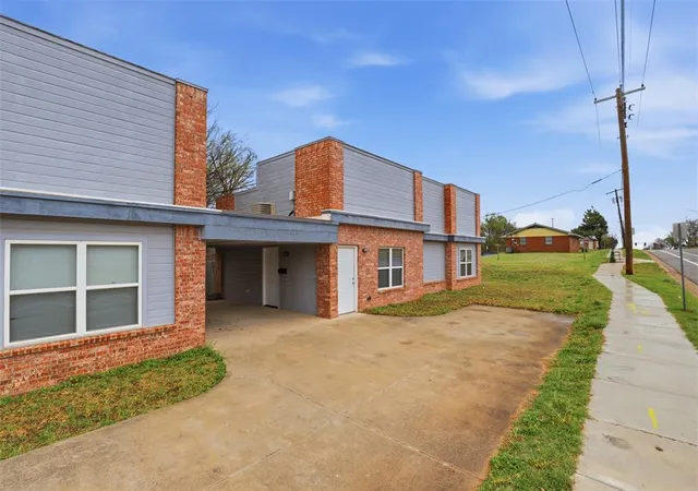 Homes for sale in Oklahoma City, OK | 1300 Ne 10Th St, Oklahoma City, OK 73117 | MLS# 1216076