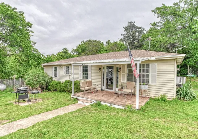 Homes for sale in Hinton, OK | 21605 E Eighth St, Hinton, OK 73047 | MLS# 1216126