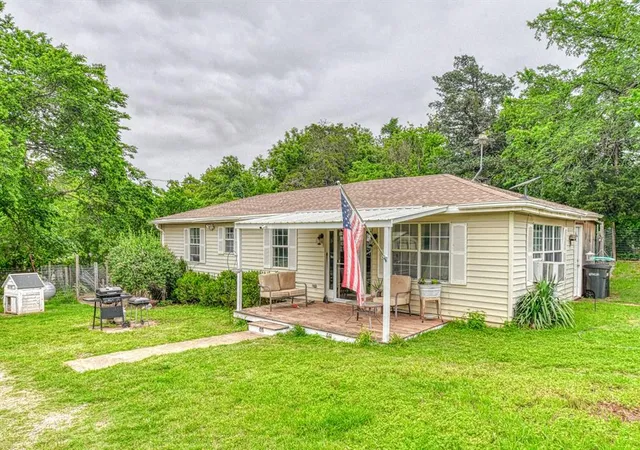 Homes for sale in Hinton, OK | 21605 E Eighth St, Hinton, OK 73047 | MLS# 1216126