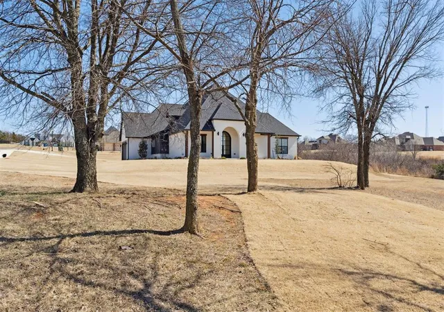 Photo 3 of Sale Pending at 3832 Se 54th Place, Norman, OK 73072 | MLS# 1216179 | Listing updated on 2026-09-21