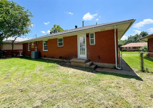 20th image of 305 W Coe Dr, Oklahoma City, OK 73110 | MLS# 1216196