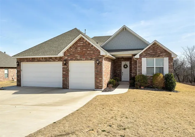 2nd image of 8930 Tall Oaks Dr, Guthrie, OK 73044 | MLS# 1216251