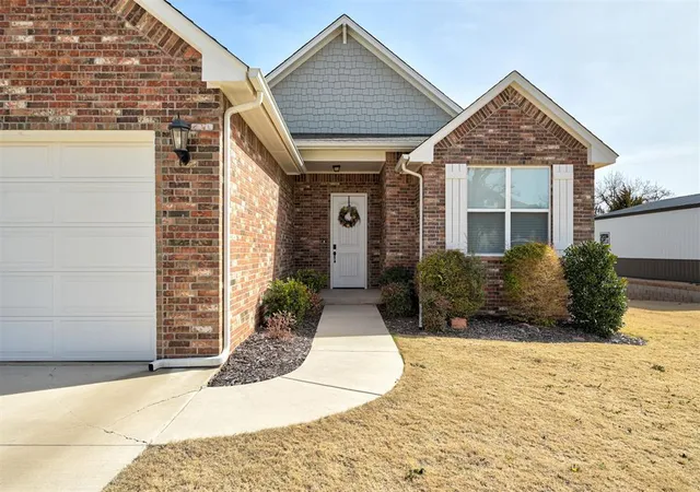 3rd image of 8930 Tall Oaks Dr, Guthrie, OK 73044 | MLS# 1216251