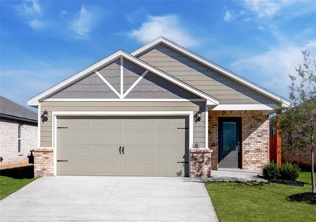 1st image of 12721 Carrara Ln, Yukon, OK 73099 | MLS# 1216322