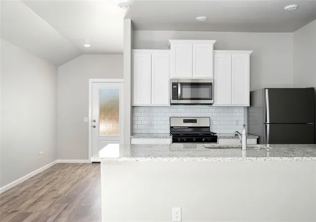 2nd image of 12721 Carrara Ln, Yukon, OK 73099 | MLS# 1216322
