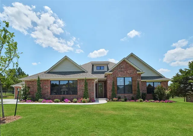 2nd image of 9216 Sw 92nd St, Yukon, OK 73099 | MLS# 1216374