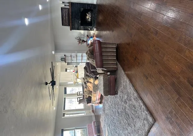 4th image of 10405 Ski Dr, Oklahoma City, OK 73162 | MLS# 1216400