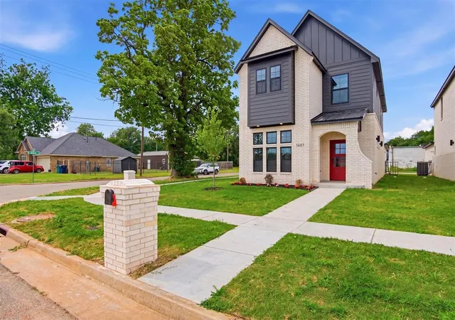 1st image of 1601 Ne 7th St, Oklahoma City, OK 73117 | MLS# 1216542
