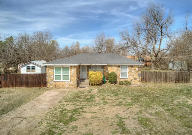 Homes for sale in Oklahoma City, OK | 6617 Se 5th St, Oklahoma City, OK 73110 | MLS# 1216689