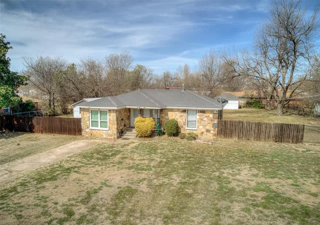 Homes for sale in Oklahoma City, OK | 6617 Se 5Th St, Oklahoma City, OK 73110 | MLS# 1216689