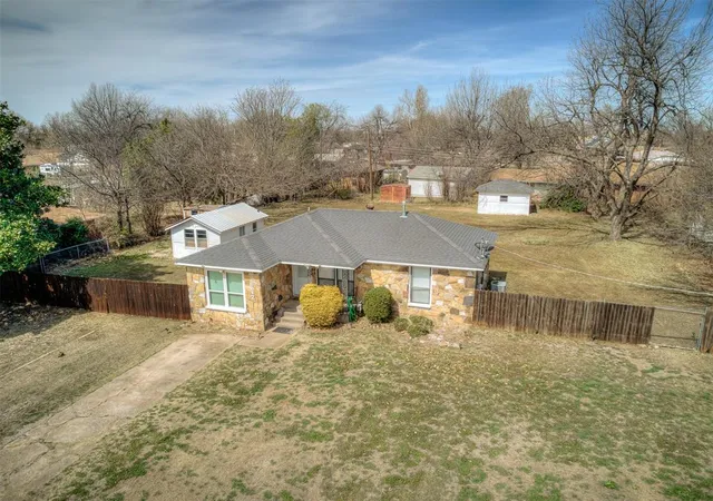Homes for sale in Oklahoma City, OK | 6617 Se 5Th St, Oklahoma City, OK 73110 | MLS# 1216689