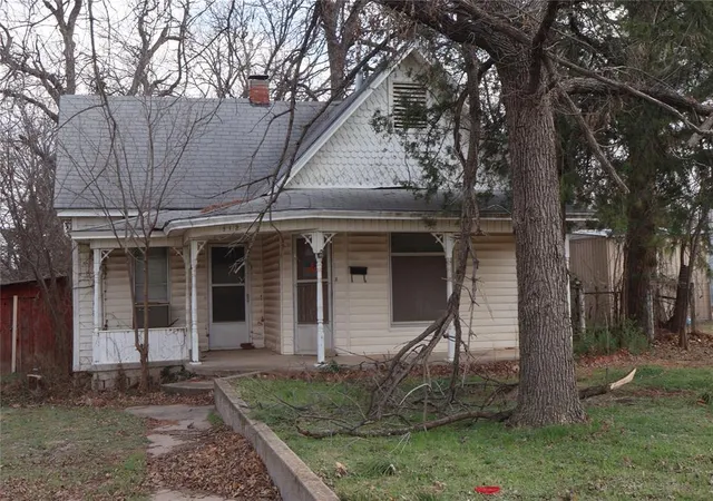 Photo 1 of Single family home for sale at 912 Sw 5th Street, Lawton, OK 73501 | MLS# 1216781 | Listing updated on 2026-10-19