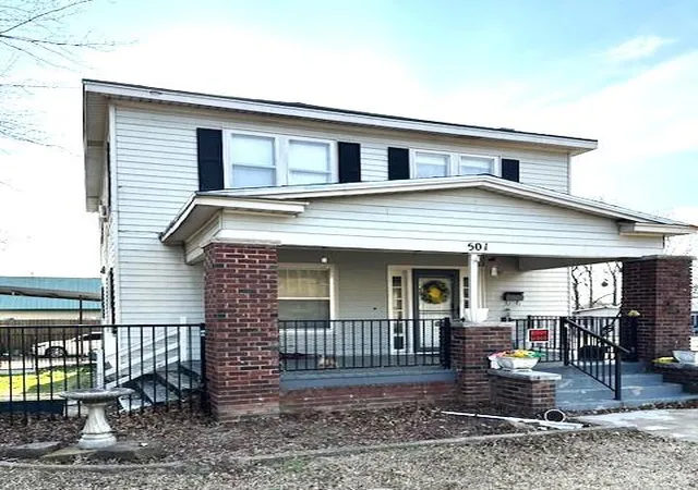 Homes for sale in Holdenville, OK | 501 E 9Th St, Holdenville, OK 74848 | MLS# 1216809