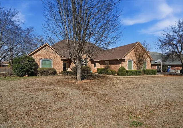 3rd image of 3304 Pondridge Rd, Chickasha, OK 73018 | MLS# 1216848