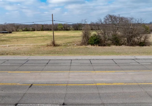 3rd image of 17266 Us Hwy 70 Hwy, Lone Grove, OK 73443 | MLS# 1216899