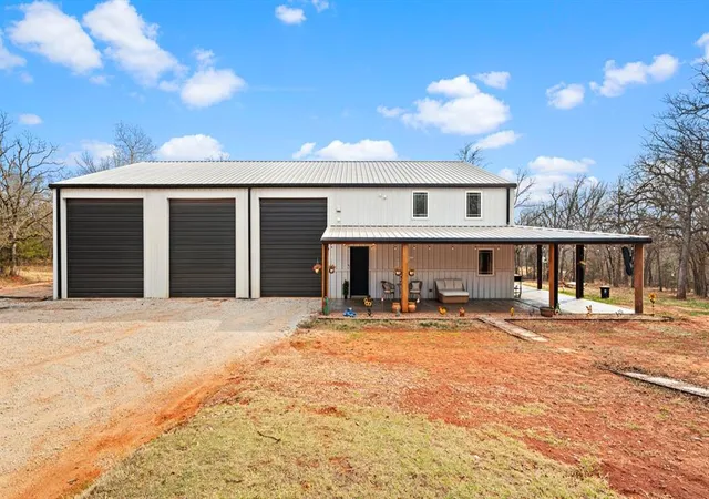 2nd image of 14101 Iron Rd, Mc Loud, OK 74851 | MLS# 1217004