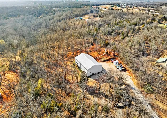 37th image of 14101 Iron Rd, Mc Loud, OK 74851 | MLS# 1217004