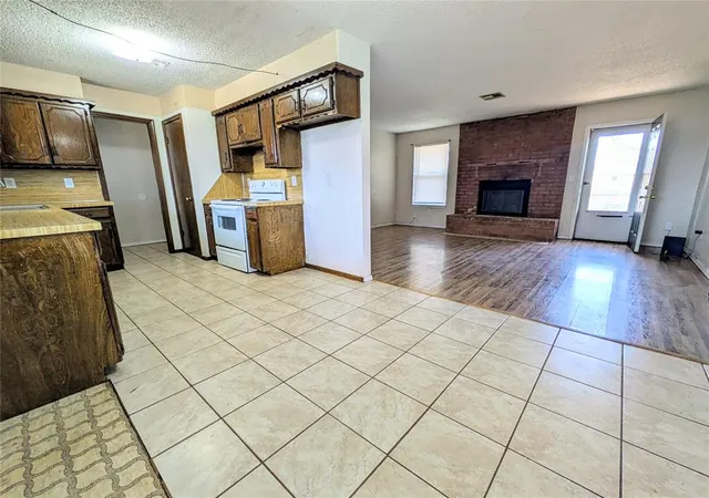 Homes for sale in Mc Loud, OK | 126 Pickard Dr, Mc Loud, OK 74851 | MLS# 1217035