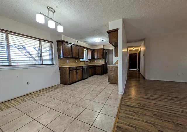 Homes for sale in Mc Loud, OK | 126 Pickard Dr, Mc Loud, OK 74851 | MLS# 1217035