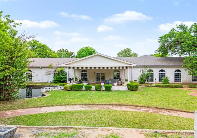 2nd image of 2550 E Overholser Dr, Oklahoma City, OK 73127 | MLS# 1217069