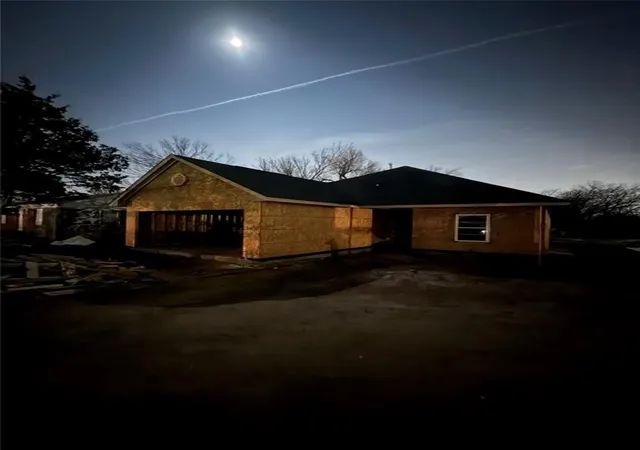 1st image of 2236 Ne 22nd St, Oklahoma City, OK 73111 | MLS# 1217095