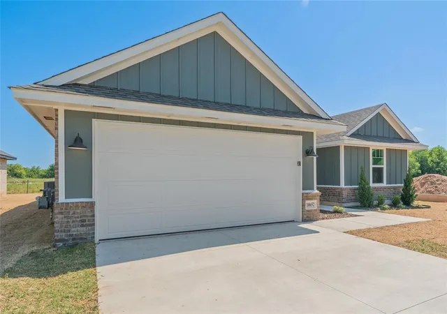 Photo 3 of Single family home for sale at 10652 SW 18th Street, Yukon, OK 73099 | MLS# 1217185 | Listing updated on 2026-10-05