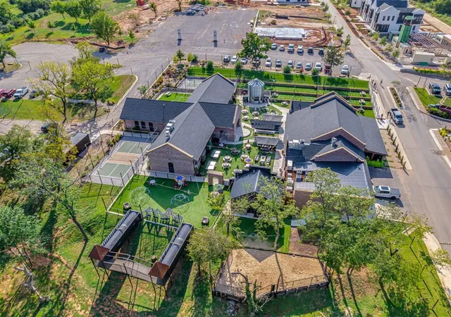 3rd image of 18266 Willowbrooke Ct, Norman, OK 73072 | MLS# 1217286