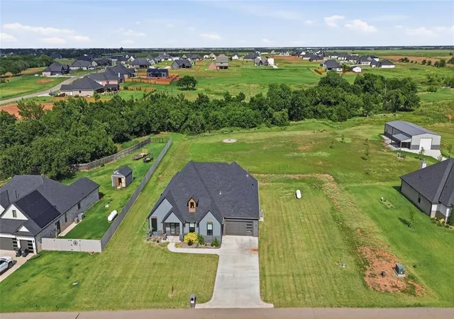 4th image of 2600 Hayfield Wy, Guthrie, OK 73044 | MLS# 1217307