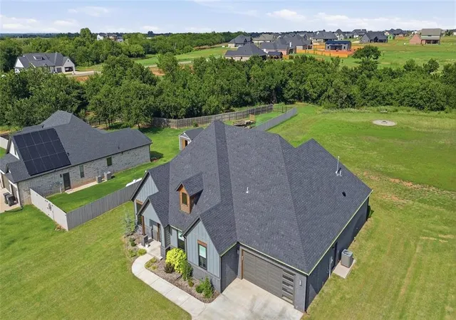 5th image of 2600 Hayfield Wy, Guthrie, OK 73044 | MLS# 1217307