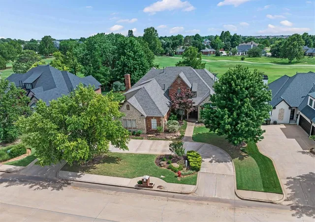 5th image of 400 Heritage Blvd, Edmond, OK 73025 | MLS# 1217344