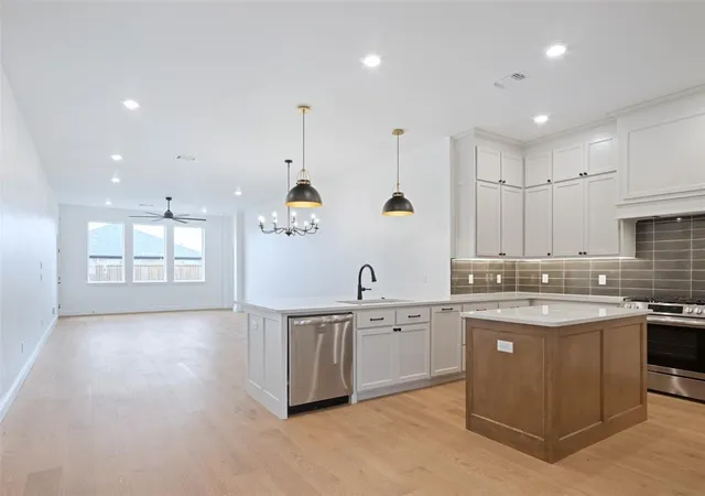 3rd image of 12733 Nw 2Nd St, Yukon, OK 73099 | MLS# 1217404