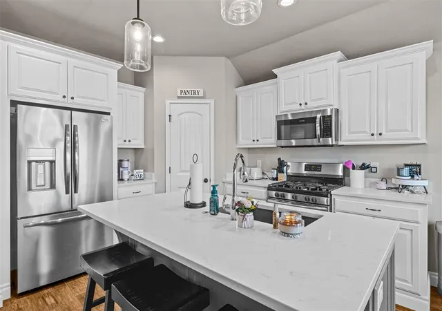 Photo 4 of Single Family Residence at 4517 Black Mesa Ln, Yukon, OK 73099 | MLS# 1217440 | | Sold on 2026-04-20