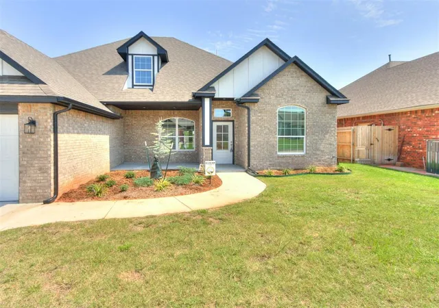 Photo 2 of Sale Pending at 2125 Valley Holw, Norman, OK 73071 | MLS# 1217482 | Listing updated on 2026-03-19