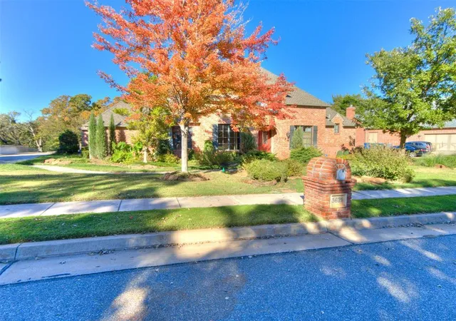 4th image of 3621 Hunters Creek Rd, Edmond, OK 73003 | MLS# 1217487